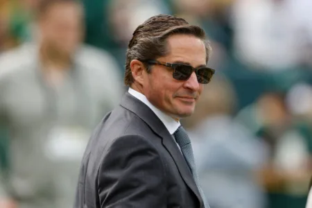 Packers report operating loss, though net income rises